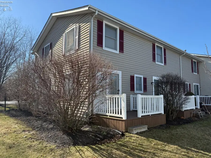 204 N Lakefront Drive #204, Port Clinton, OH 43452 - #2
