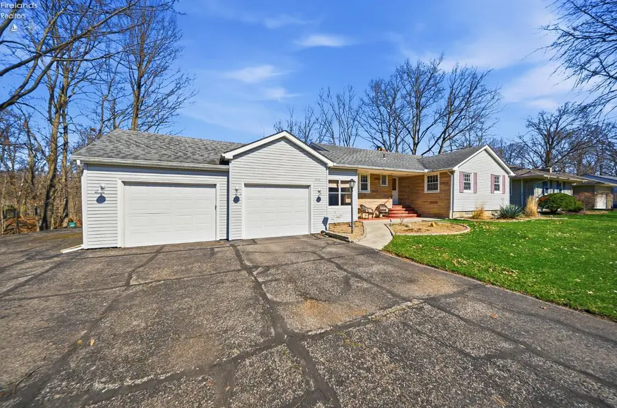 1073 Rosealee Ave., Elyria, OH 44035 - #2