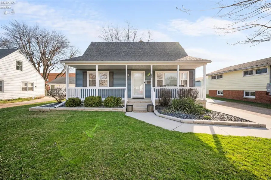 713 Clinton Street, Port Clinton, OH 43452 - #2