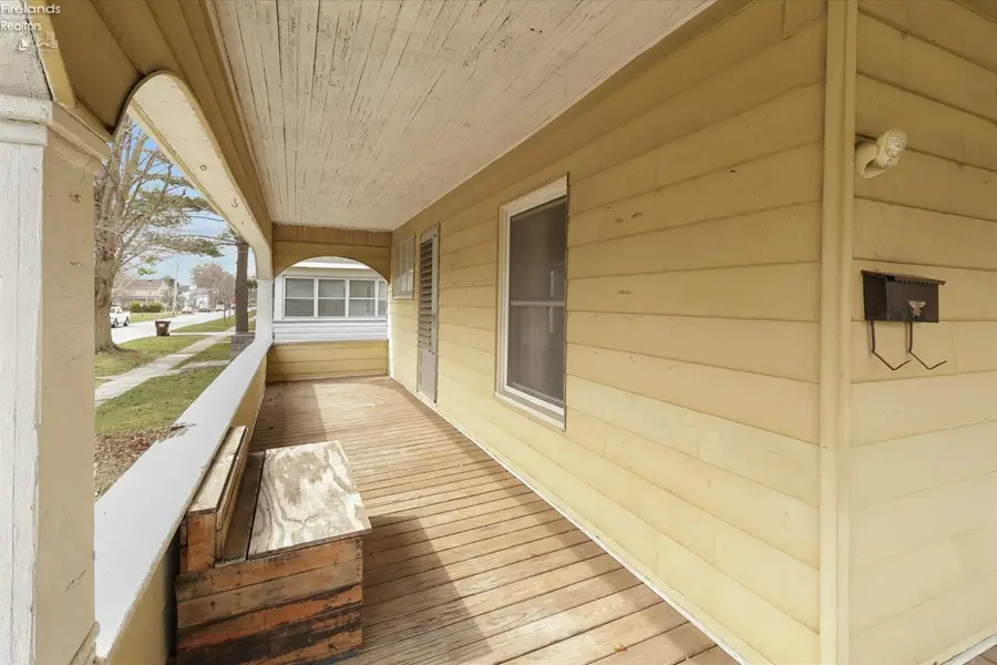 300 W Stevenson Street, Gibsonburg, OH 43431 - #3