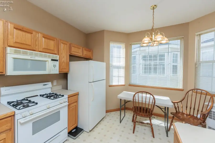 18608 Southporte Drive, Strongsville, OH 44136 - #3