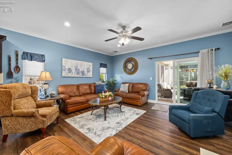 329 Lighthouse Oval, Marblehead, OH 43440 - #2