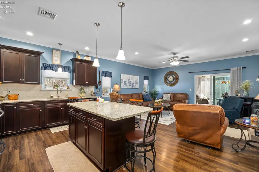 329 Lighthouse Oval, Marblehead, OH 43440 - #3