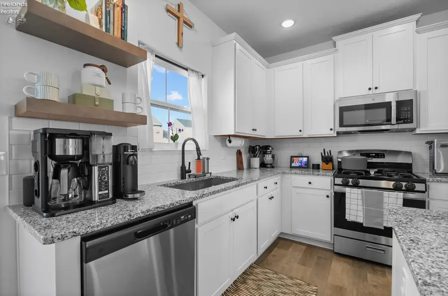 401 River Run Dr, Elyria, OH 44035 - #3