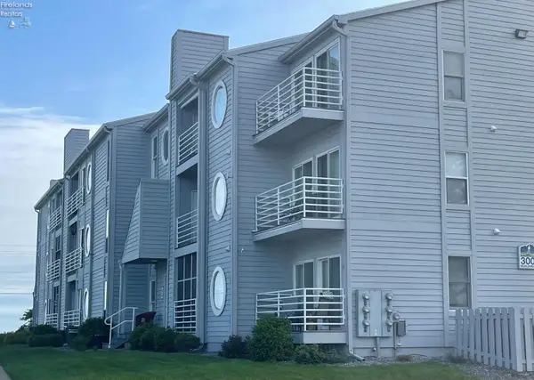 304 Clinton Reef Drive, Port Clinton, OH 43452