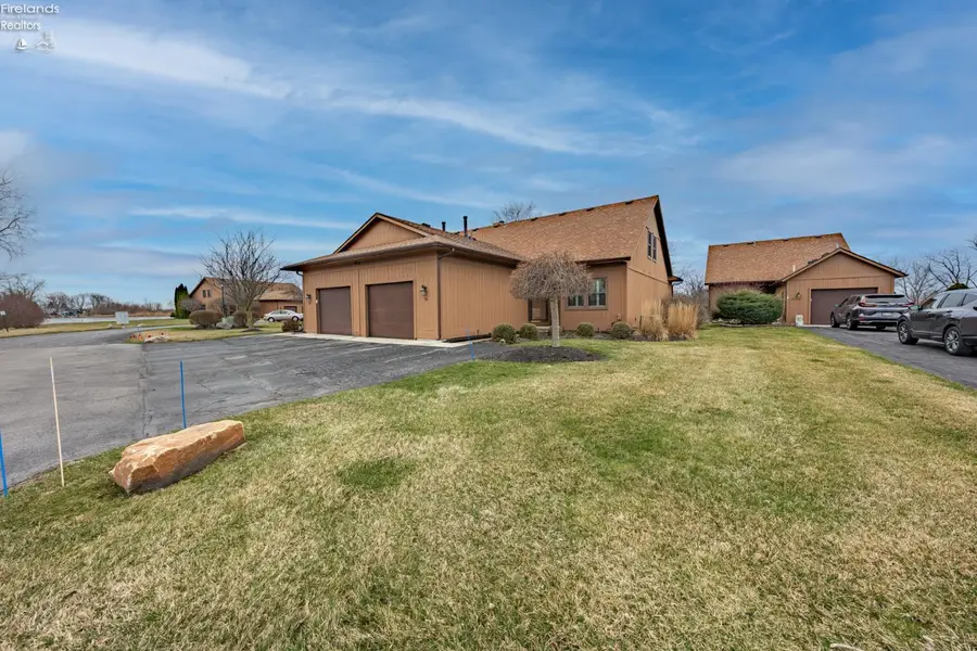 70 N Harbors End Drive, Port Clinton, OH 43452 - #2