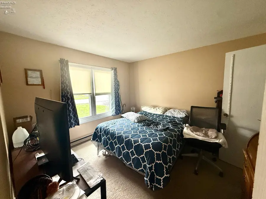 418 Brinker Street, Bellevue, OH 44811 - #3