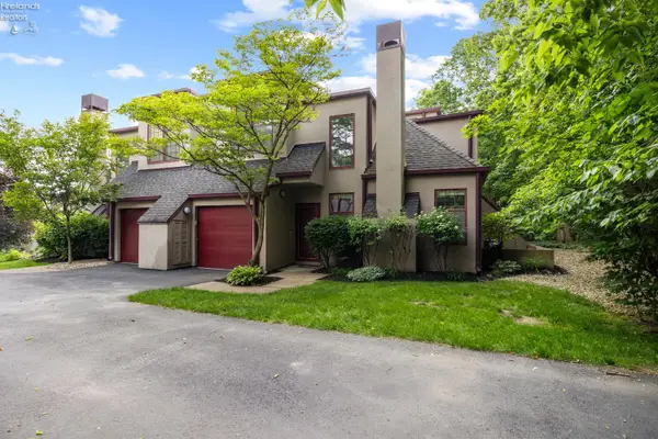 4370 Marin Woods Drive #D, Port Clinton, OH 43452