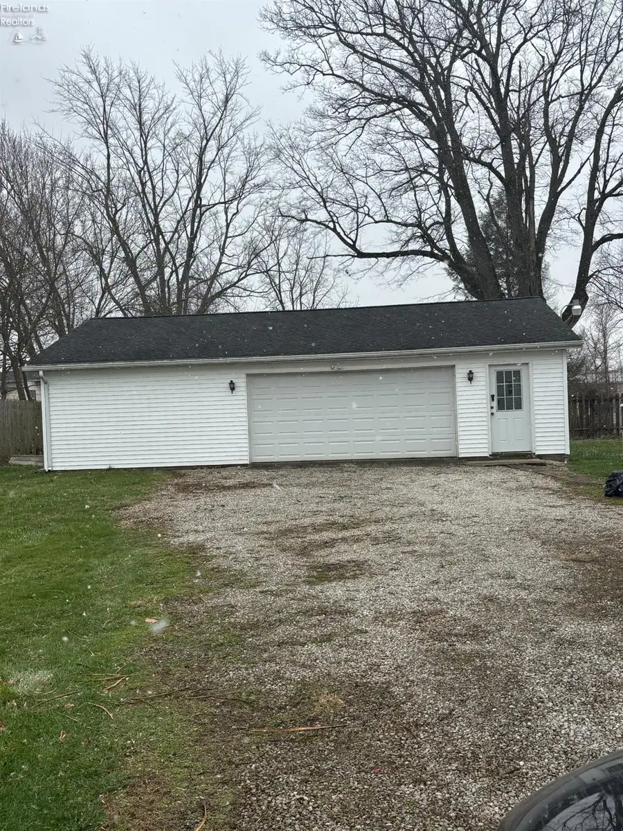 54 Raymond Avenue, Shelby, OH 44875 - #2