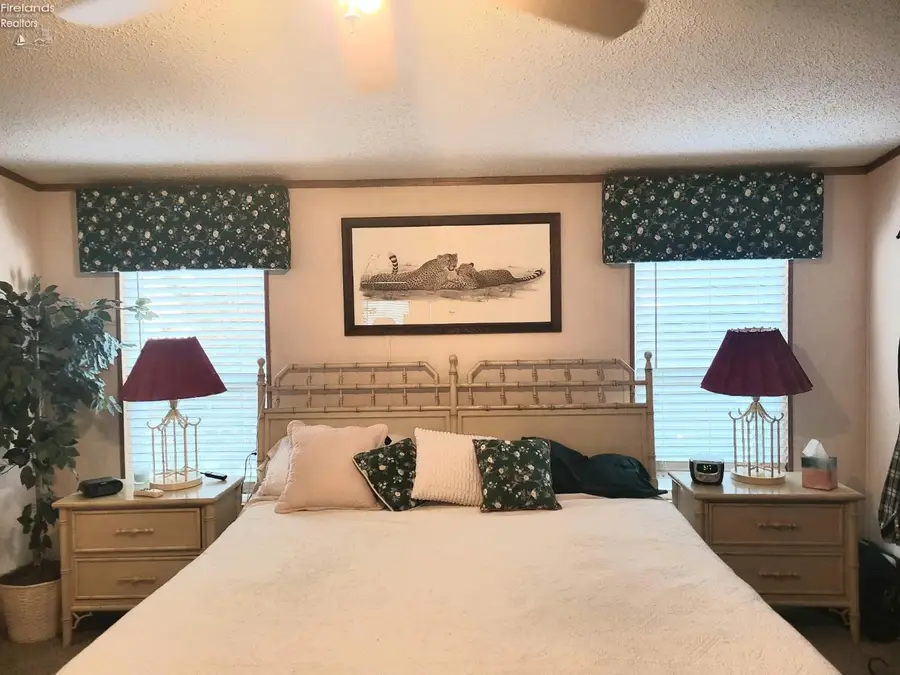 1640 N 1640 N Harbor Crossing Road #206, Marblehead, OH 43440 - #3