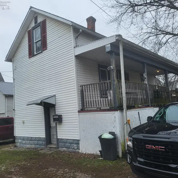 105 W Maple Street, Willard, OH 44890