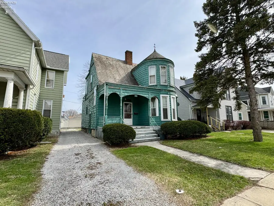 66 N Sandusky Street, Tiffin, OH 44883 - #2