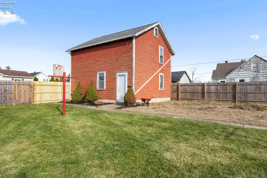 266 Southwest Street, Bellevue, OH 44811 - #3