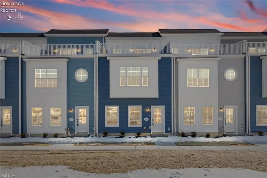 461 Harbor Lane, Lorain, OH 44052 - #2