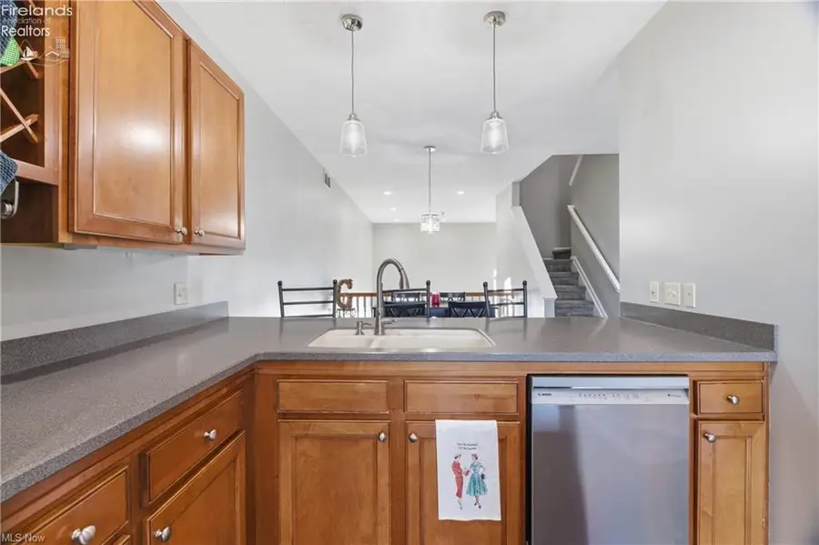 323 Arizona Avenue, Lorain, OH 44052 - #3