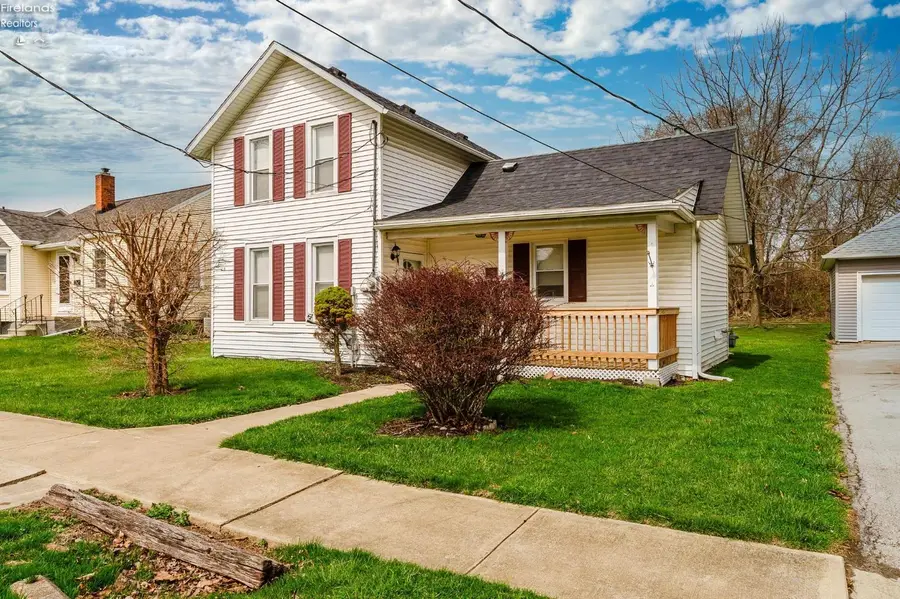 421 E 4th, Port Clinton, OH 43452 - #2