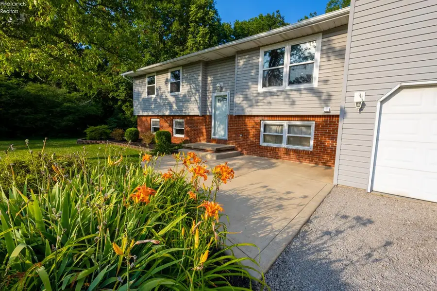 1007 Overlook Drive, Willard, OH 44890 - #2