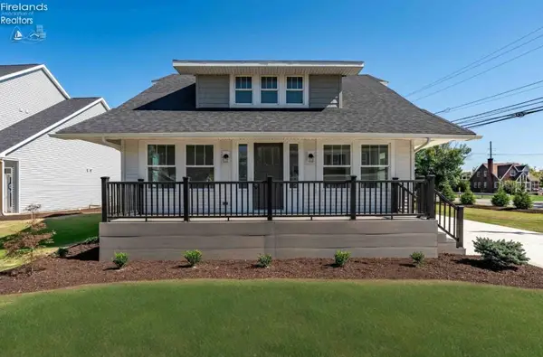 19 N Beach Street, Port Clinton, OH 43452