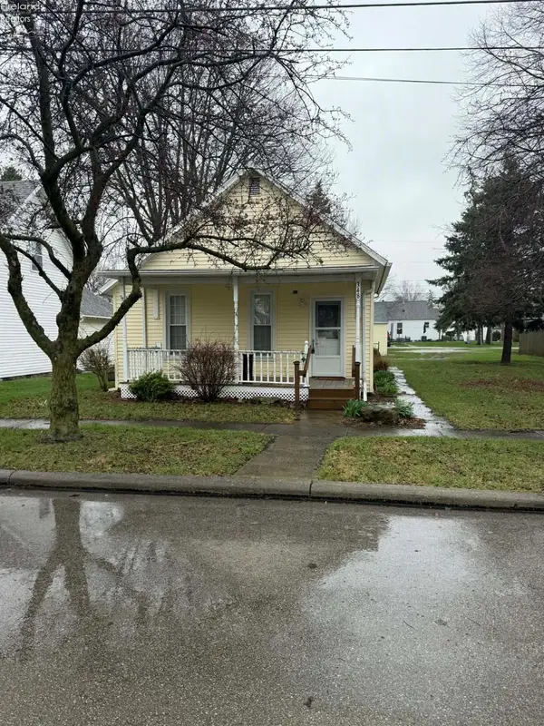 348 E 4th St, Elmore, OH 43416