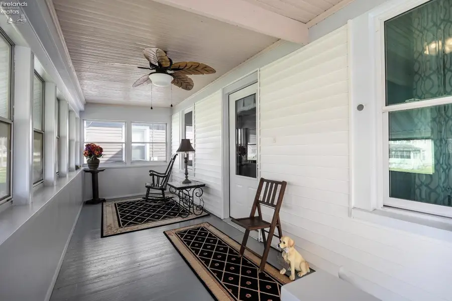 426 N Locust Street, Oak Harbor, OH 43449 - #3