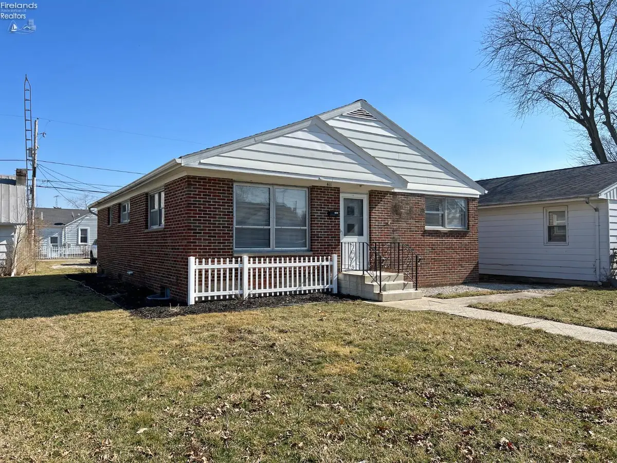 411 S Collinwood Boulevard, Fremont, OH 43420 - #1
