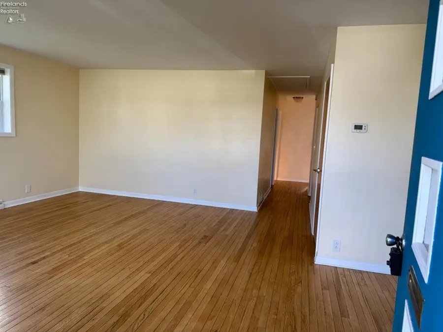 411 S Collinwood Boulevard, Fremont, OH 43420 - #3