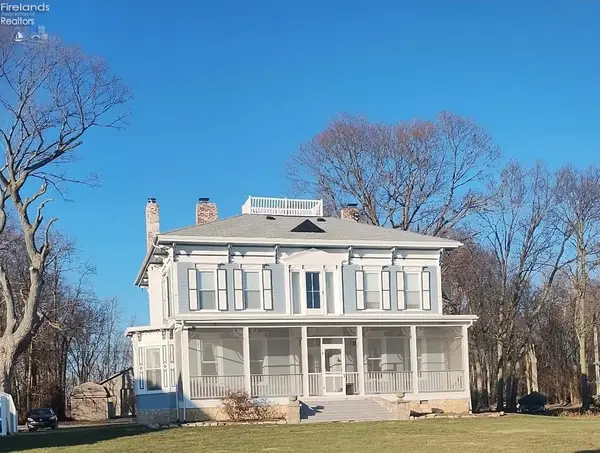 1860 S Shore Drive, Middle Bass Island, OH 43446