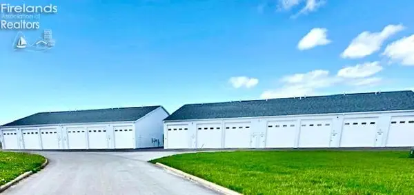 708 SE Catawba Road #5, Port Clinton, OH 43452