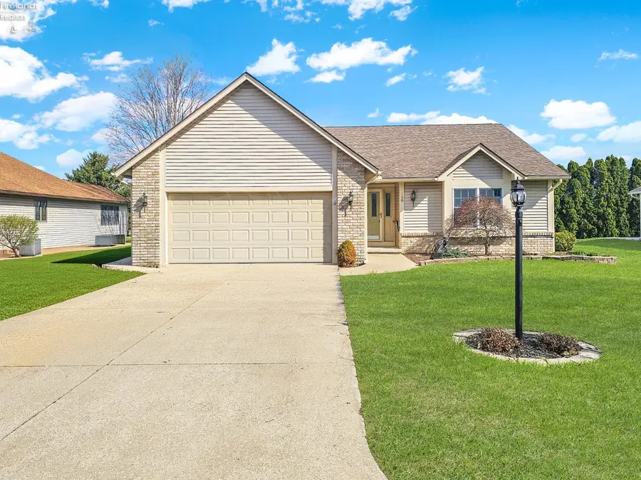 108 Orchard Grove Drive, Clyde, OH 43410 - #2