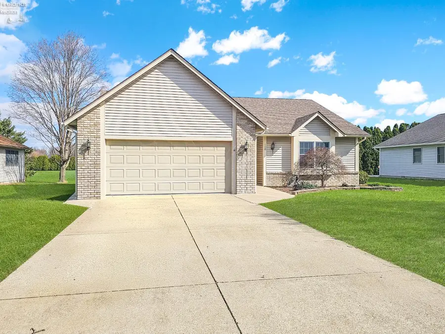 108 Orchard Grove Drive, Clyde, OH 43410 - #3