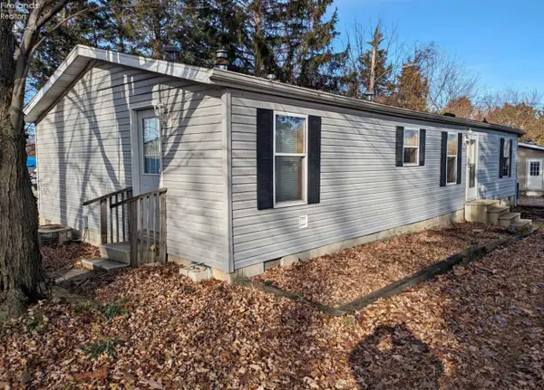 7317 E Harbor Road, Marblehead, OH 43440