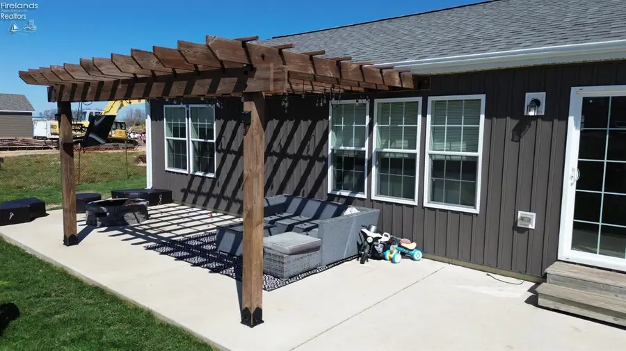 290 Ethan Drive, Fremont, OH 43420 - #2
