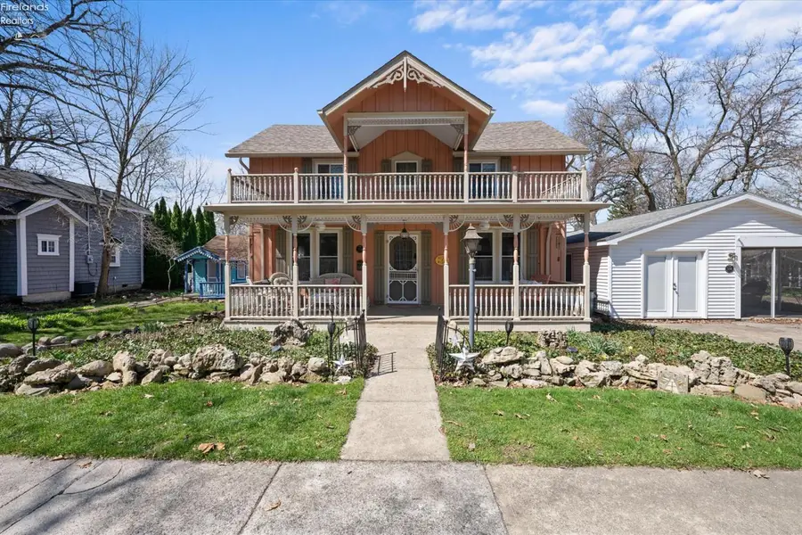 536 Walnut Ave, Lakeside, OH 43440 - #3