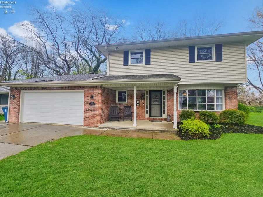 1111 Lee Avenue, Port Clinton, OH 43452 - #3