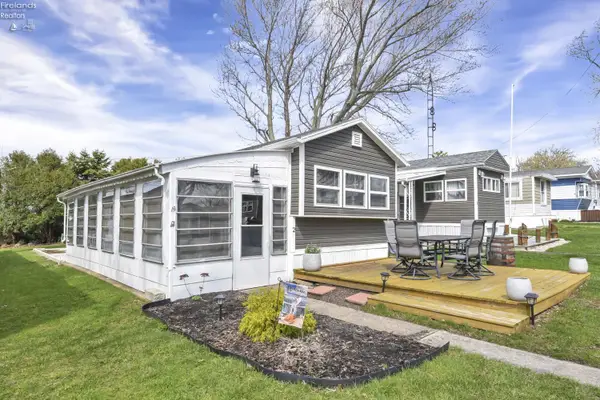 8696 Bayshore Road #2, Marblehead, OH 43440