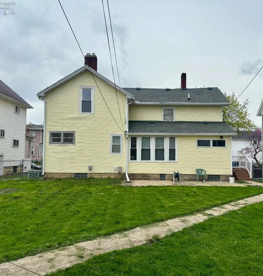 1107 Garrison Street, Fremont, OH 43420 - #2