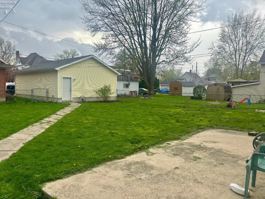 1107 Garrison Street, Fremont, OH 43420 - #3