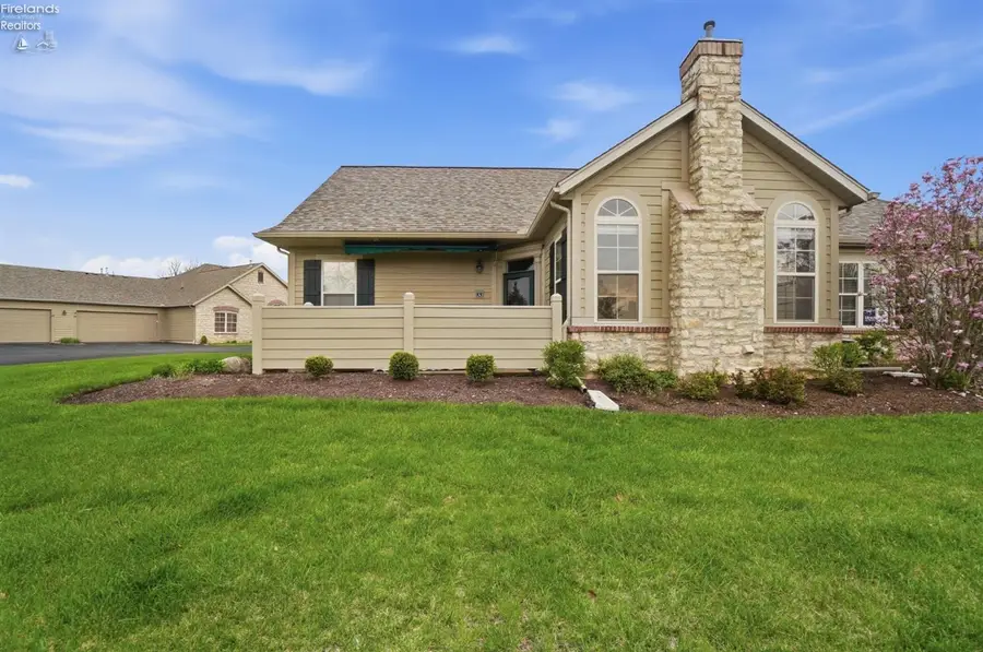 2690 N Canterbury Circle #A, Port Clinton, OH 43452 - #2