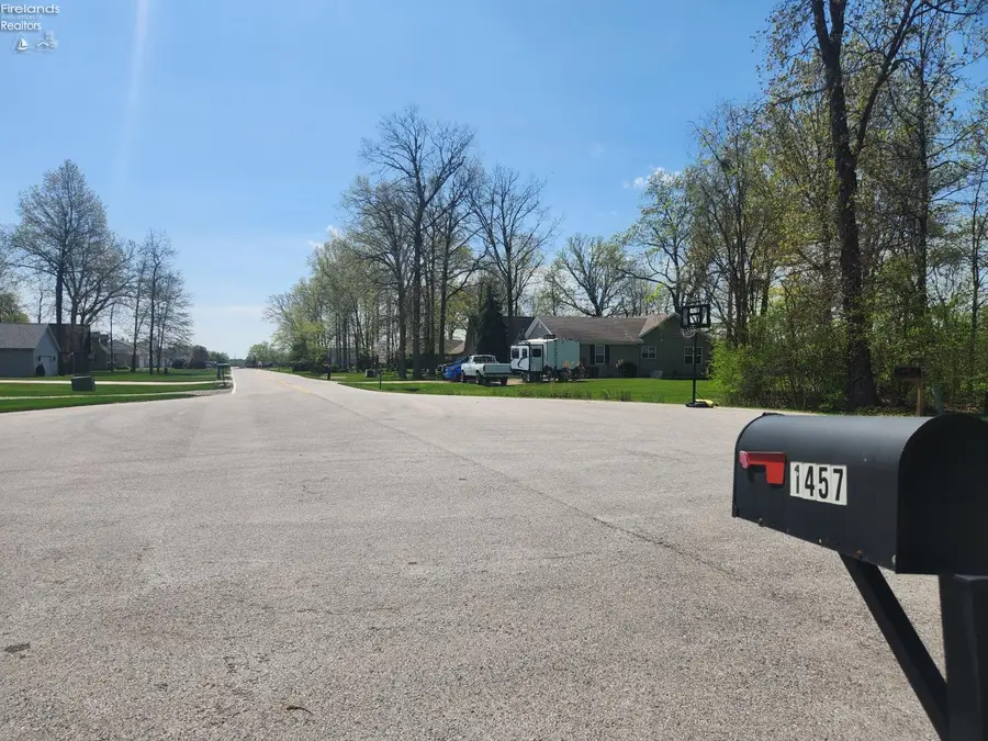 1457 S Marblewood Drive, Marblehead, OH 43440 - #3