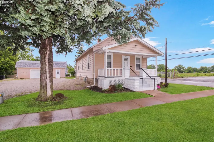 1515 E 3rd Street, Port Clinton, OH 43452 - #2