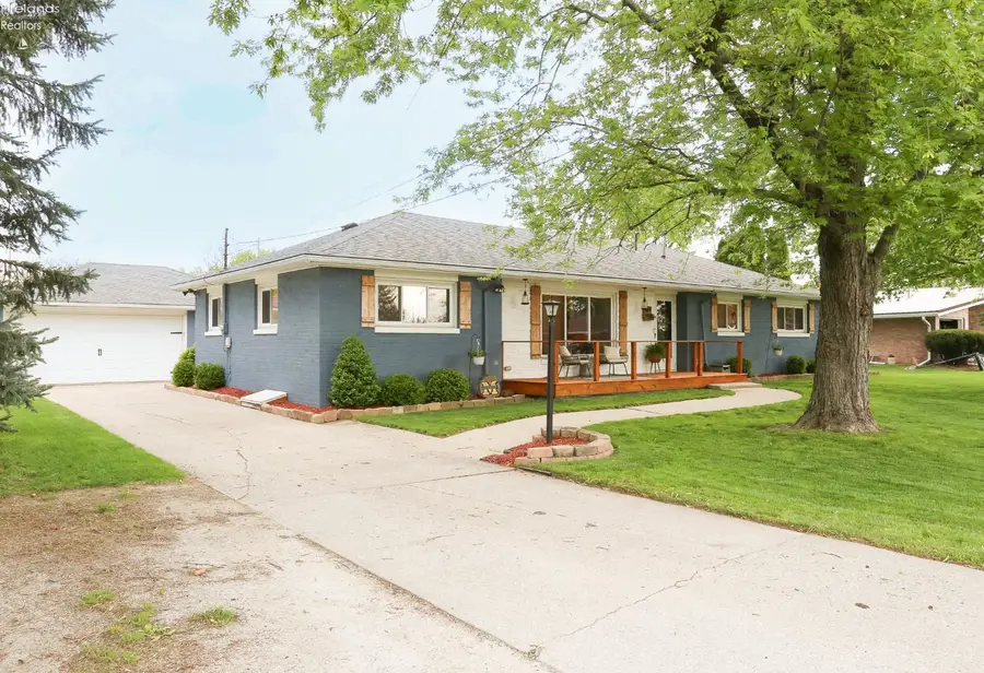 404 Riverside Drive, Fremont, OH 43420 - #3