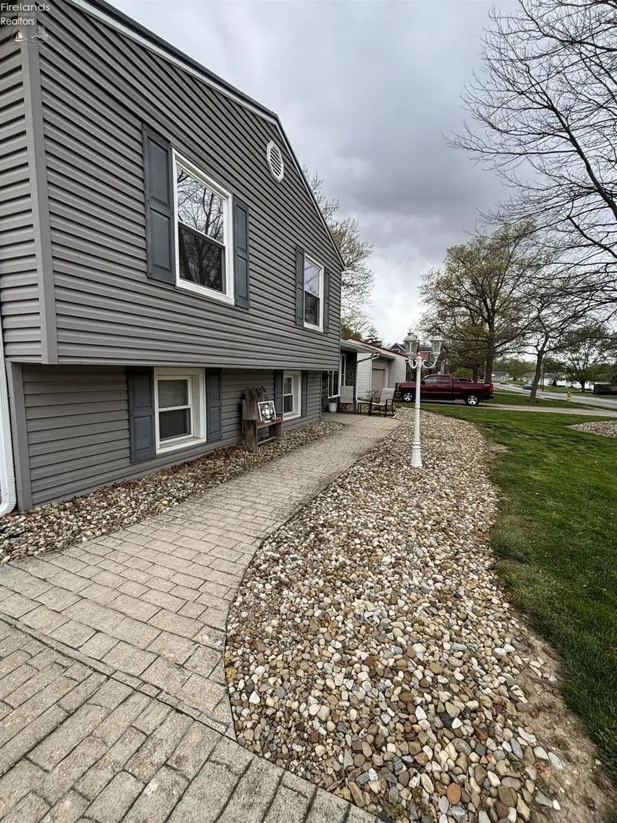 40 Crestwood Drive, Willard, OH 44890 - #3