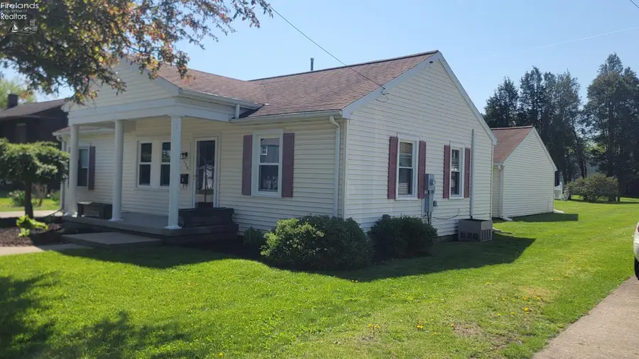 130 Vine Street, Clyde, OH 43410 - #2