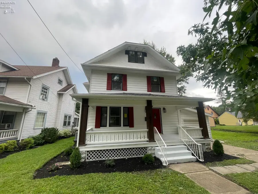 1021 S Sandusky Street, Bucyrus, OH 44820 - #3