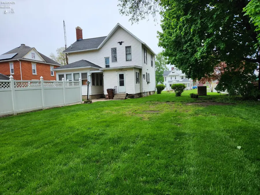 285 Southwest Street, Bellevue, OH 44811 - #2