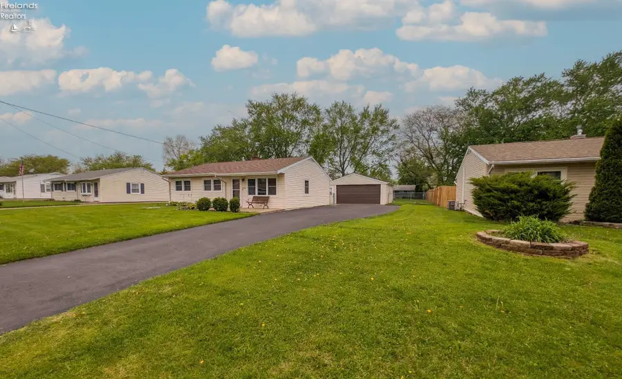 3816 Hoffman Drive, Sandusky, OH 44870 - #2