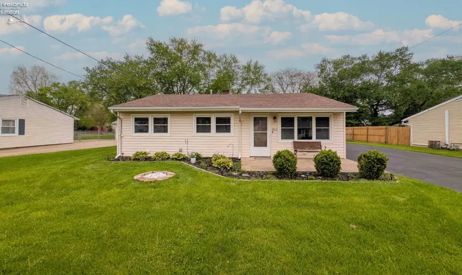 3816 Hoffman Drive, Sandusky, OH 44870 - #3