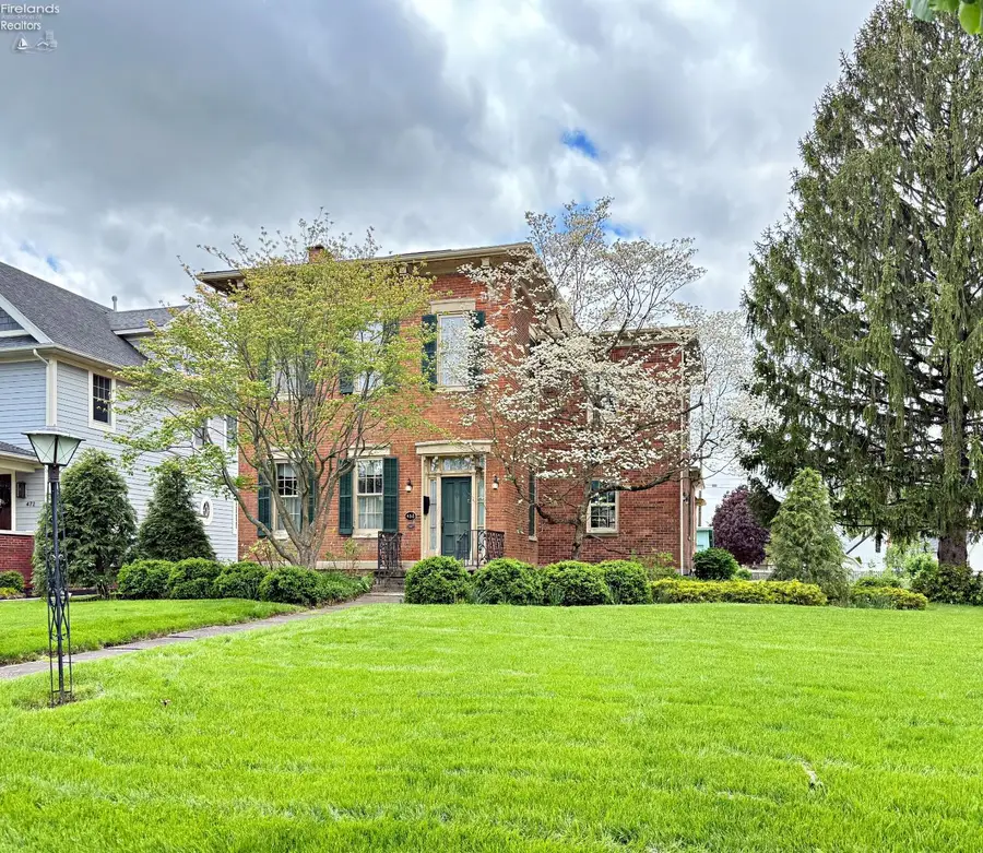 468 S Washington St, Tiffin, OH 44883 - #2