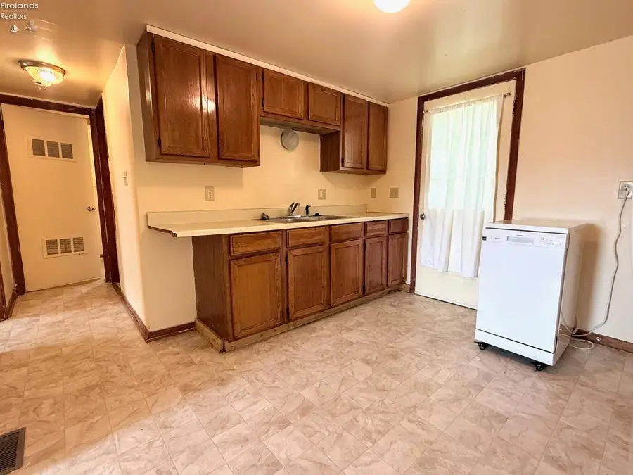 2017 Carr, Sandusky, OH 44870 - #3