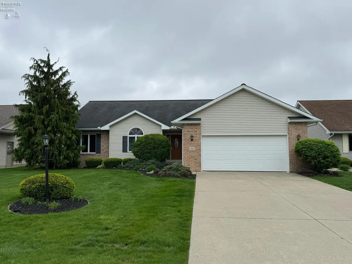 15 Foxrun Drive, Fremont, OH 43420 - #1